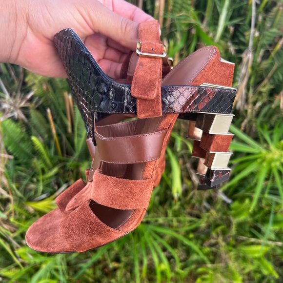 SALVATORE FERRAGAMO | SUEDE | REPTILE SKIN PUMPS | SIZE 6.5 - Picture 3 of 6